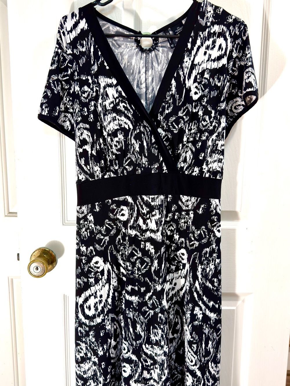 New Directions B&W Faux Wrap Dress With Tie Sash Size 2X